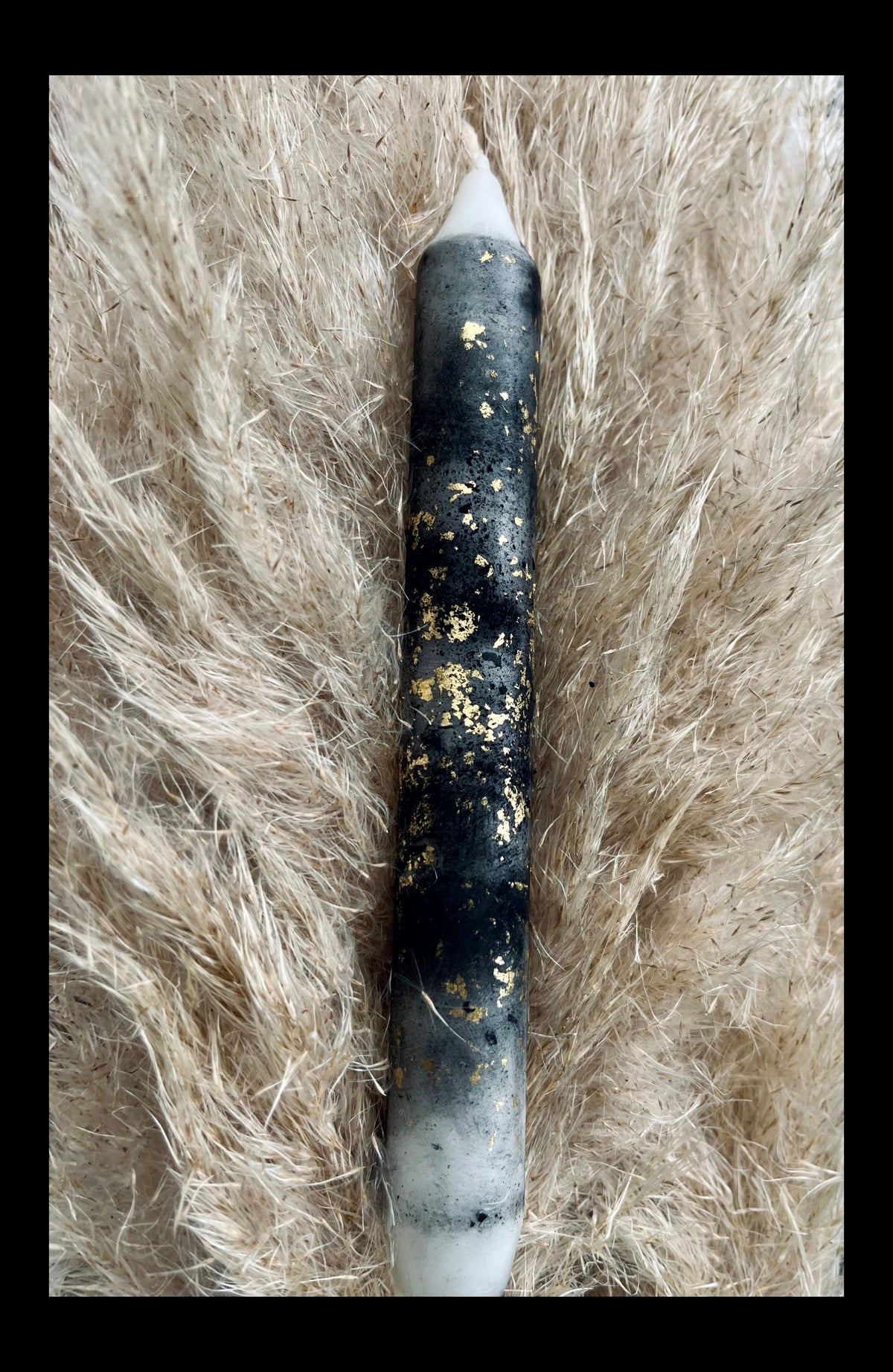Ritualkerze Golden Eye mit Edel-Schungit & 24 Karat Blattgold